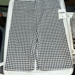 Forever 21 Black and White Legging Shorts Size Medium